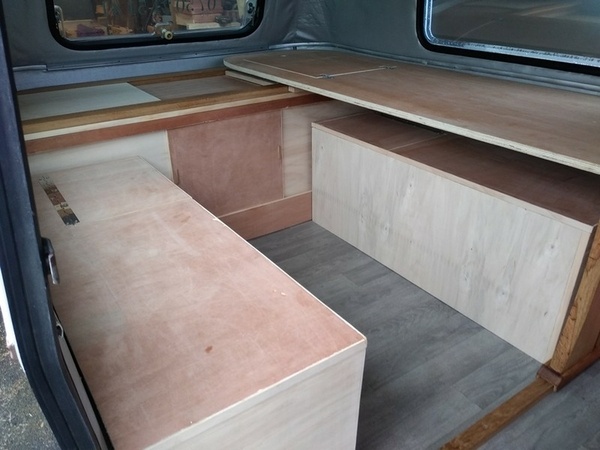 Aménagement de caravane, travail à la main, quincaillerie maison, placage maison , Super héros......