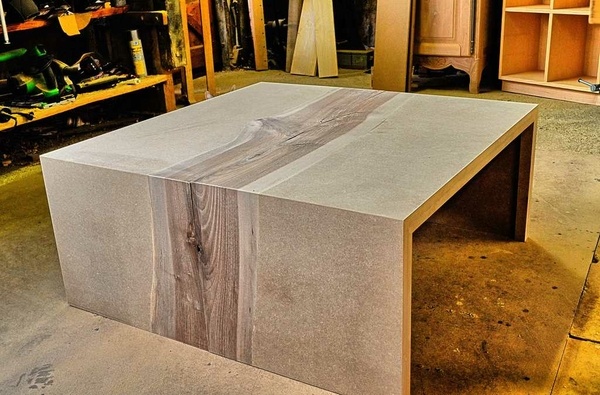 Table basse bi-matière