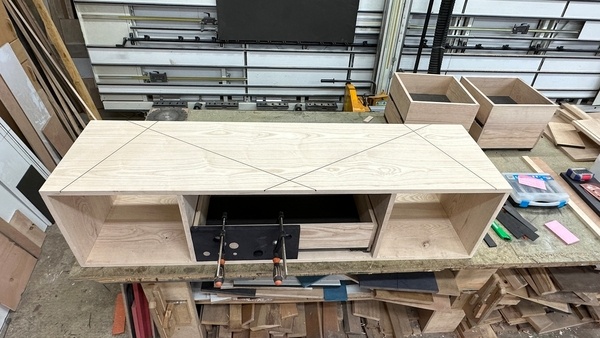 Meuble télé frêne et valchromat.