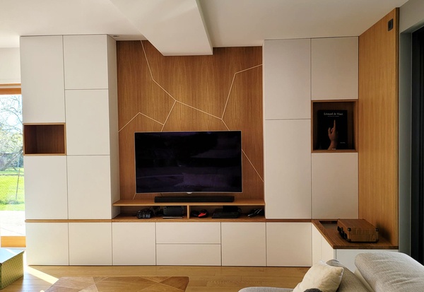 Grand Meuble TV et ses montagnes