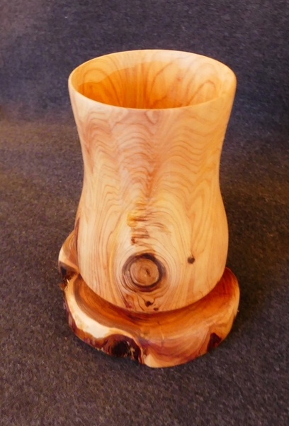 Petit vase en genévrier