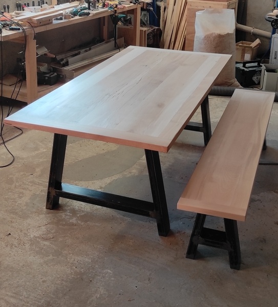 Table et son banc en Hêtre et Acier