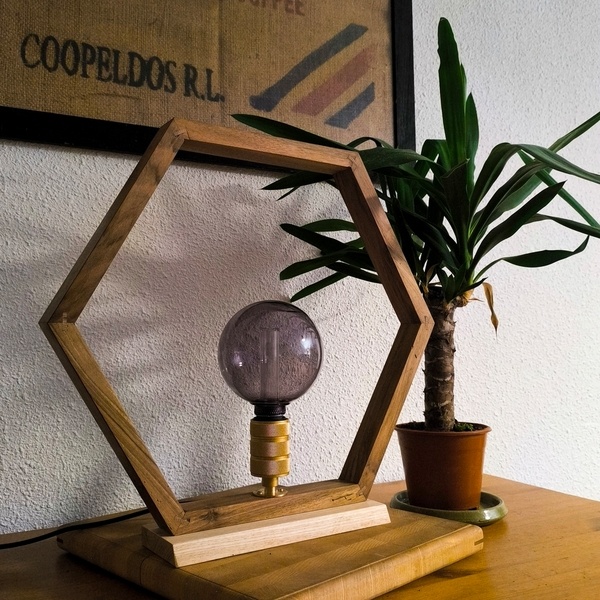 Lampe hexagone