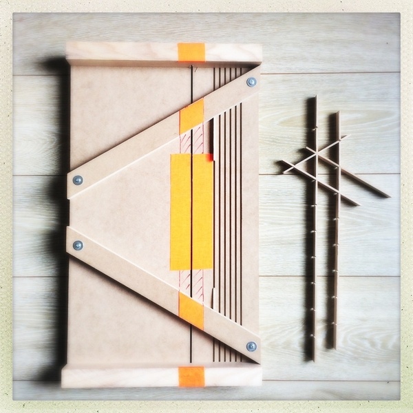 Gabarit pour la fabrication de grilles de base mitsukude.