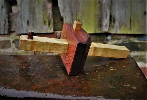 On n'a jamais assez de trusquins.