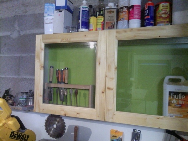 Petit meuble d'atelier