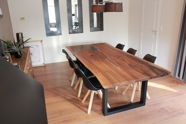 Table en noyer live edge