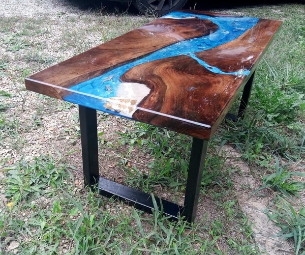 Table  basse theme mer en noyer échauffé