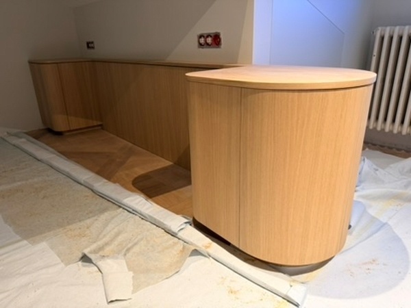 Tête de lit plaqué chêne, finition cintrée