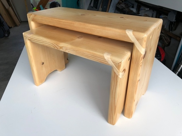 Les bancs de Sam et Larry