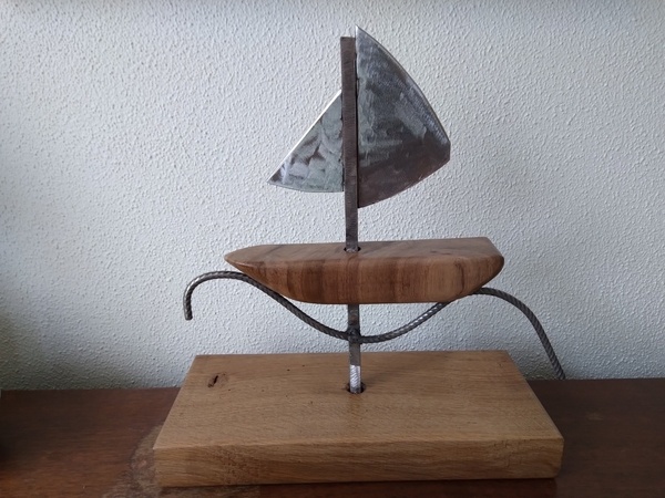 Bâteau en pleine mer