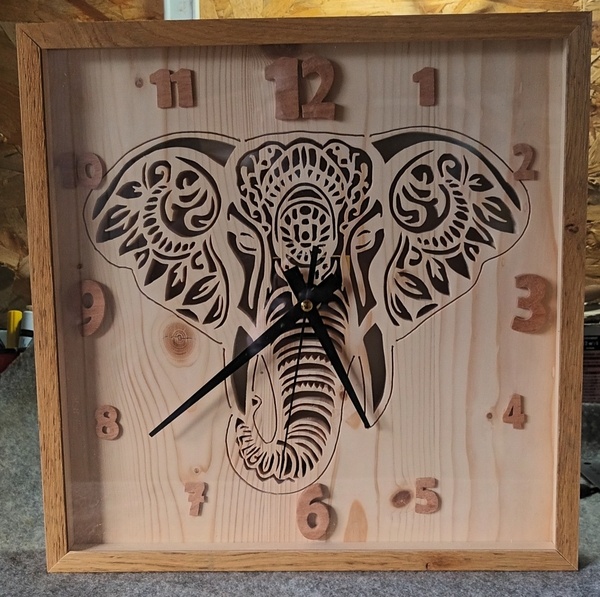 Horloge murale Éléphant avec Leds