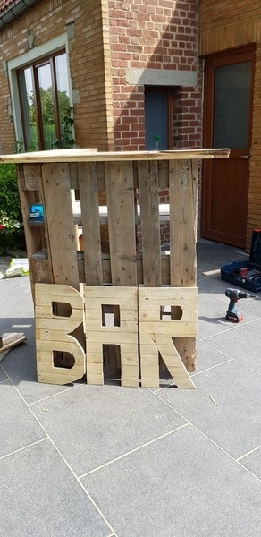 Bar extérieur / intérieur