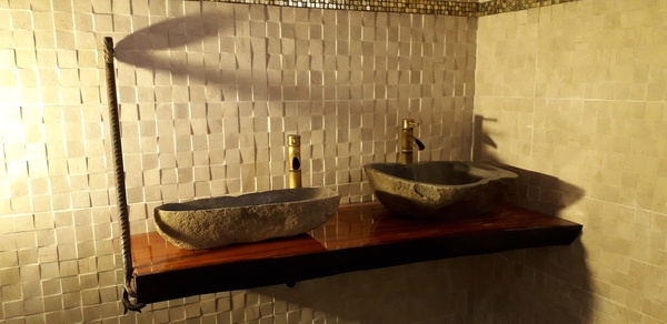 Double plan vasque en pierre