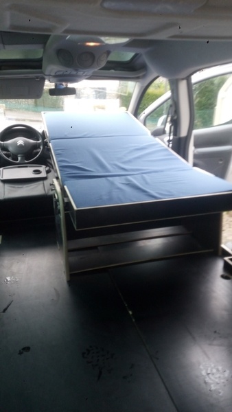 Aménagement de mon véhicule professionnel, faux plancher et lit d’appoint