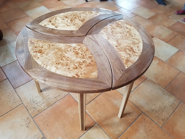 Trois petites tables de salon...