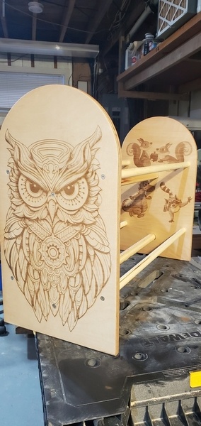 Rangement incliné pour enfant