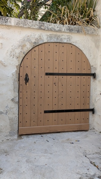 Porte de cave à l'ancienne