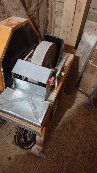 Modification vielle meule eau d'affutage