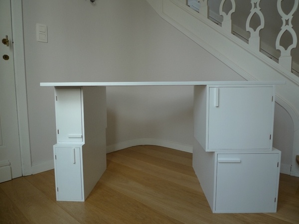 Bureau à caissons en MDF