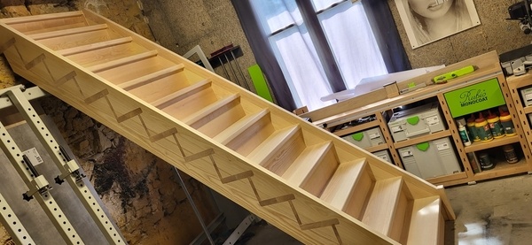 Escalier droit en frêne