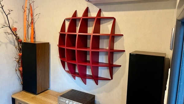 Bibliothèque sphérique type "Tyco" de Manfredo Massironi