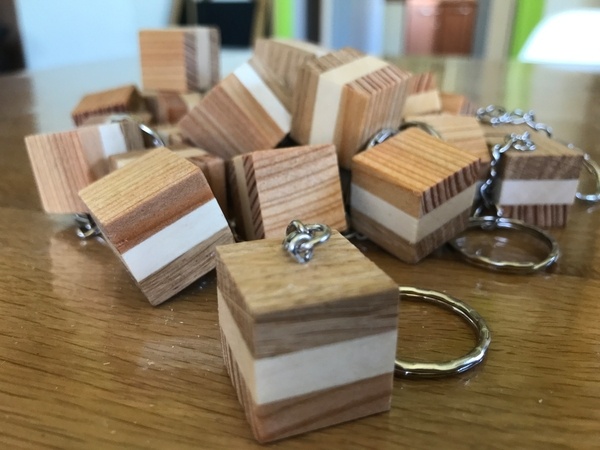 Présentation du métier d'ébéniste à des CE1