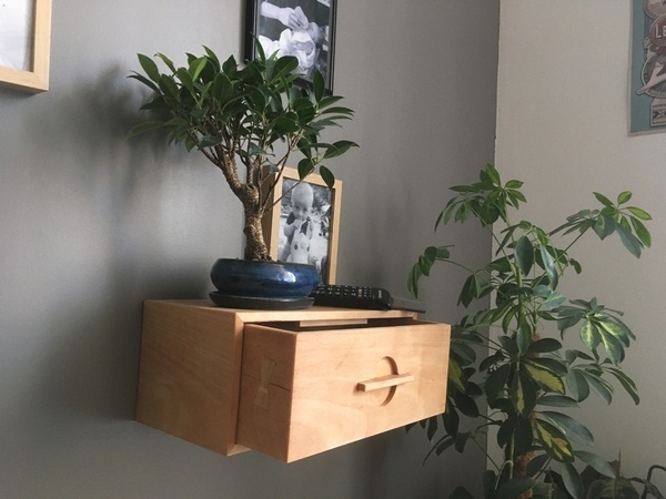 Étagère avec tiroir