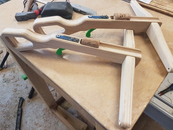 Arbalètes à bouchon