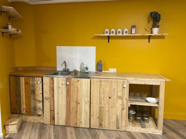 Cuisine en bois de récupération