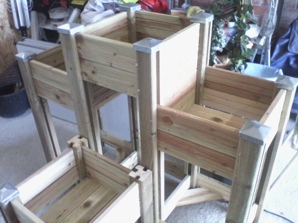 Bac a fleurs en lame de terrasse (2016)