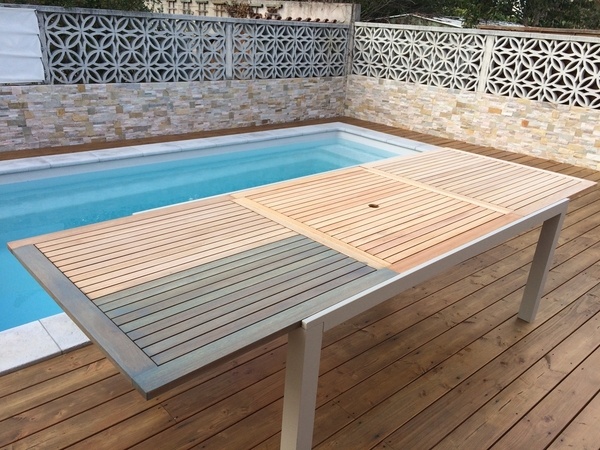 Rénovation table de jardin acacia