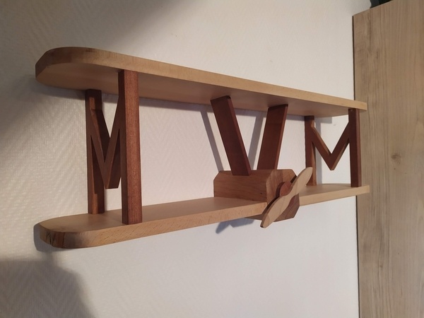 Une étagère avion pour enfant