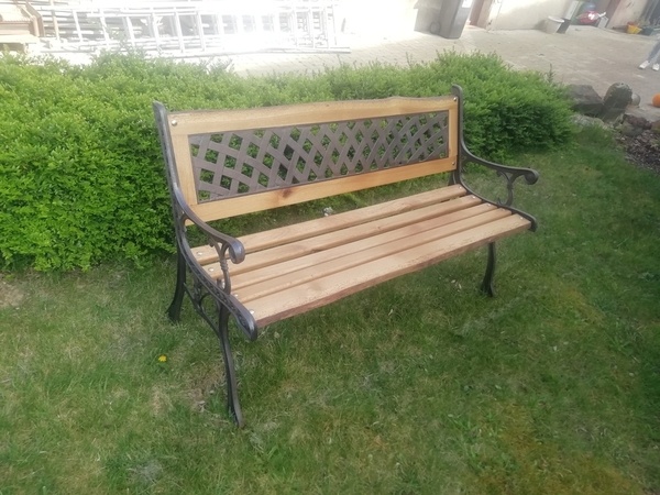 Sauvetage d'un banc extérieur