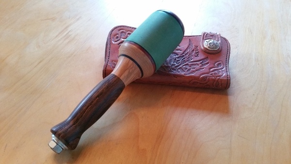 Maule pour le travail du cuir par Martaille sur L'Air du Bois