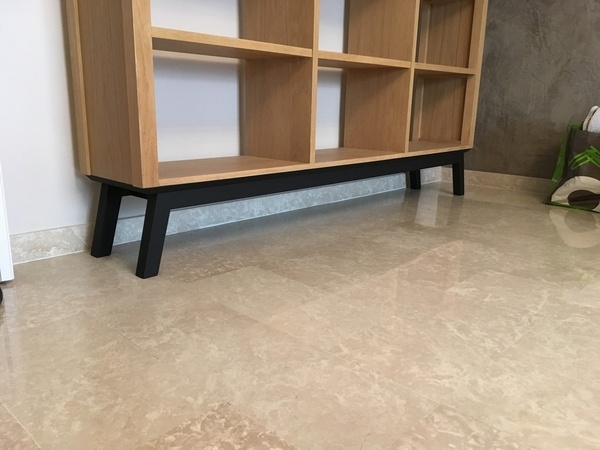 Piétement de meuble ... pour un survivant qui n'en avait plus ...