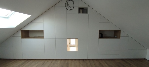 Dressing en pointe sur un pignon complet et tête de lit