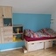 Placard, lit pas cabane et chevet chambre d'enfant