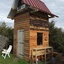 La cabane terminée avec toit, bardage, porte et fenêtres :-D