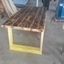 Table en bois brulé