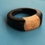 Une bague en bois