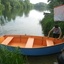 Une petite barque en bois