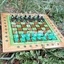 Echiquier à plat chataignier teinté et epoxy vert