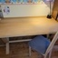 Bureau aux pieds courbes