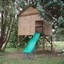 Cabane pour enfants sur pilotis