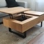 Table basse en chêne avec plateau relevable et tiroir